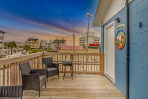 Parrot Head - Pet Friendly Beach Condo! Perfect for 6-7 guests!